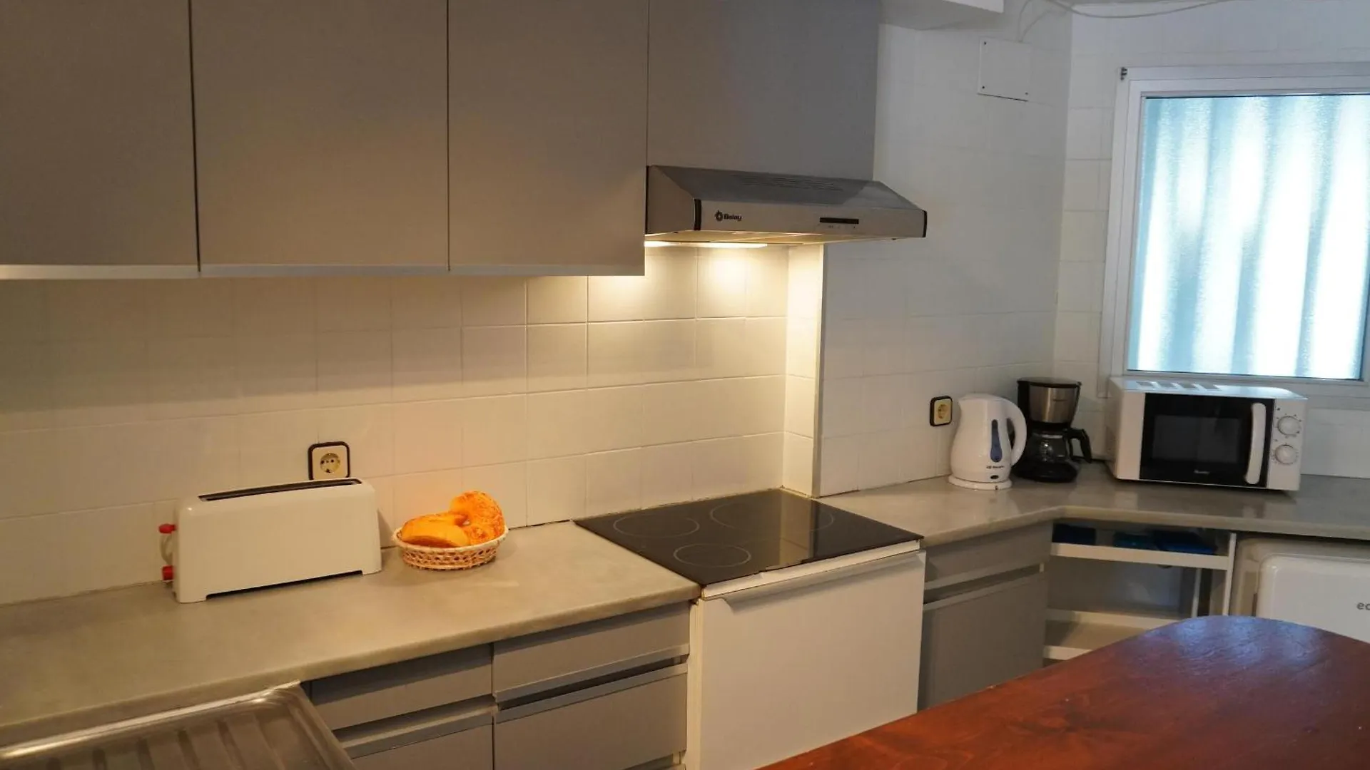 Apartamento En Planta Baja Con Terraza Y Piscina Cerca De La Playa De L'Estartit - Es-323-86 Torroella de Montgrí شقة